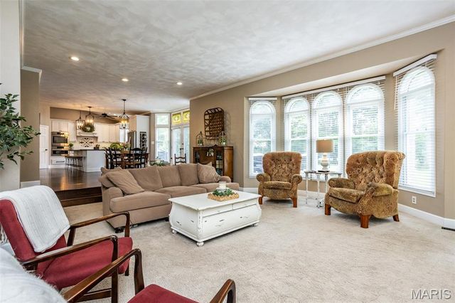 600 East Waters Edge Drive, Shiloh, IL 62221