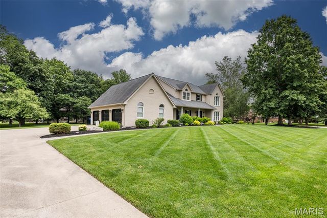600 East Waters Edge Drive, Shiloh, IL 62221