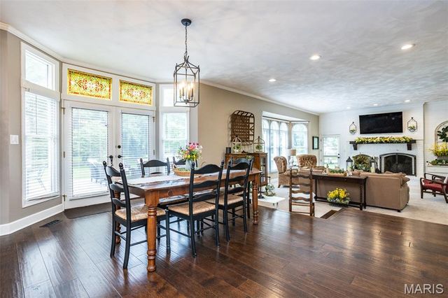 600 East Waters Edge Drive, Shiloh, IL 62221