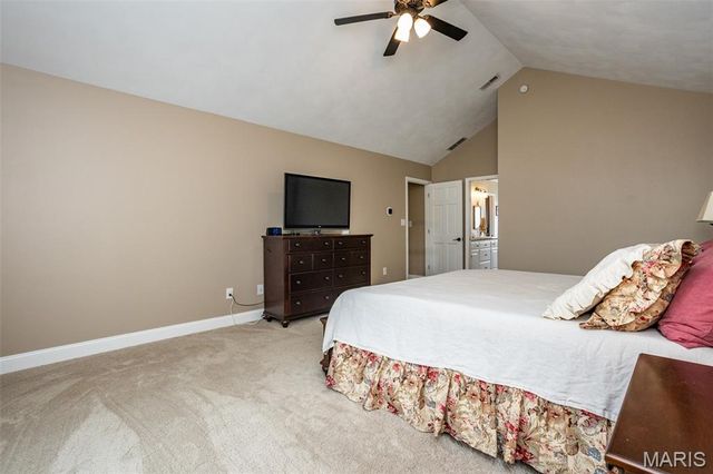 600 East Waters Edge Drive, Shiloh, IL 62221