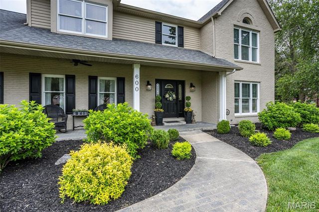 600 East Waters Edge Drive, Shiloh, IL 62221