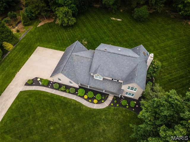 600 East Waters Edge Drive, Shiloh, IL 62221