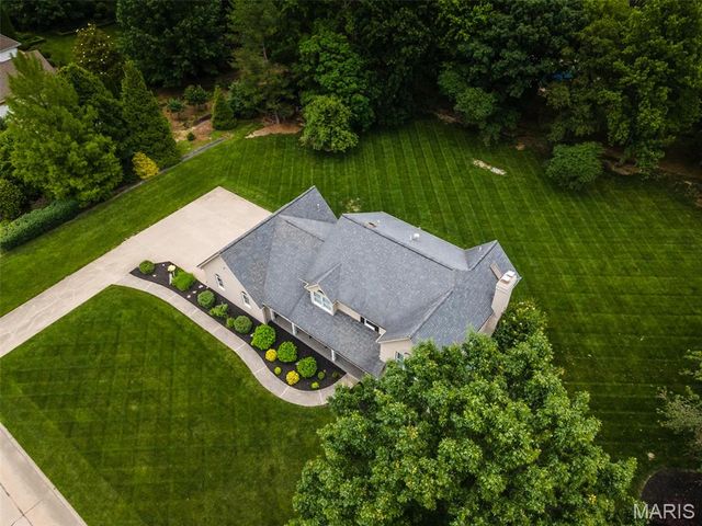 600 East Waters Edge Drive, Shiloh, IL 62221