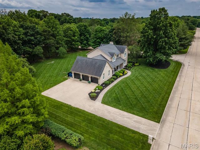 600 East Waters Edge Drive, Shiloh, IL 62221