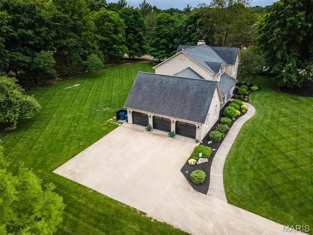 600 East Waters Edge Drive, Shiloh, IL 62221