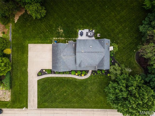 600 East Waters Edge Drive, Shiloh, IL 62221