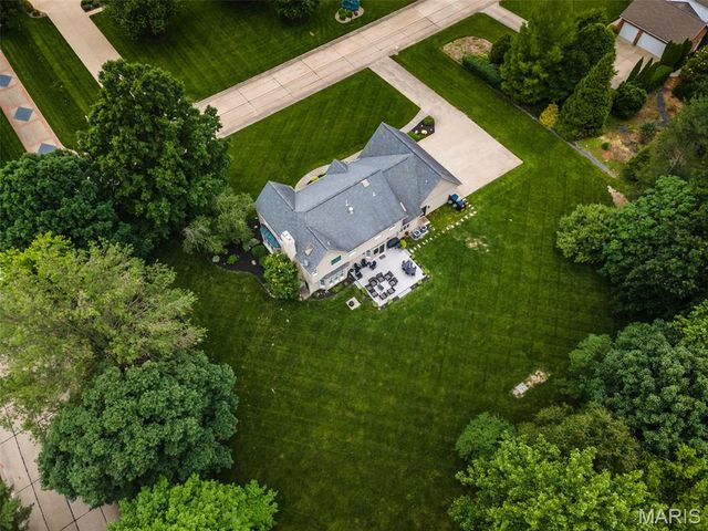 600 East Waters Edge Drive, Shiloh, IL 62221