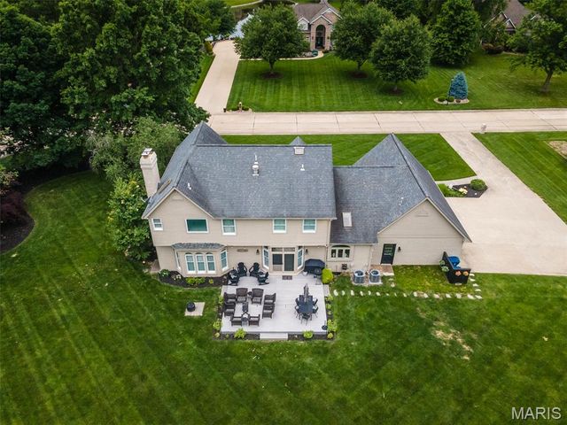 600 East Waters Edge Drive, Shiloh, IL 62221