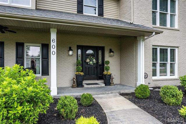 600 East Waters Edge Drive, Shiloh, IL 62221