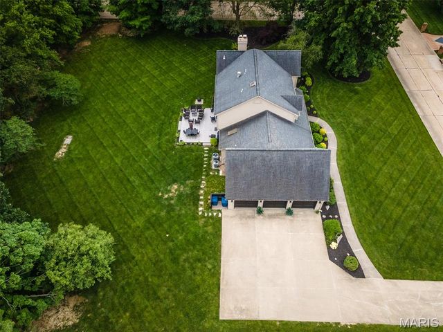 600 East Waters Edge Drive, Shiloh, IL 62221