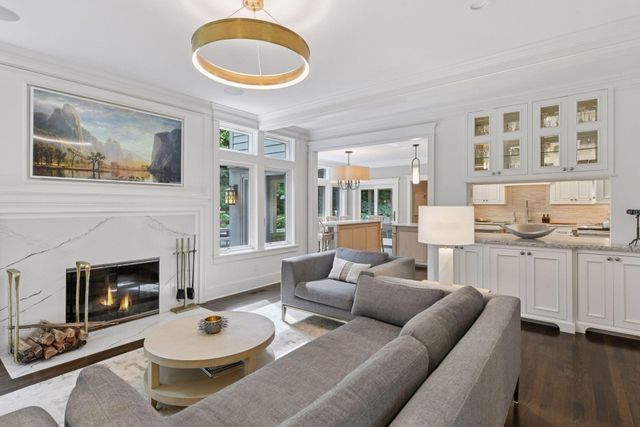 20715 Linwood Road, Deephaven, MN 55331