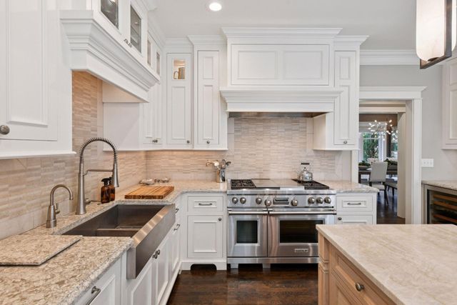 20715 Linwood Road, Deephaven, MN 55331