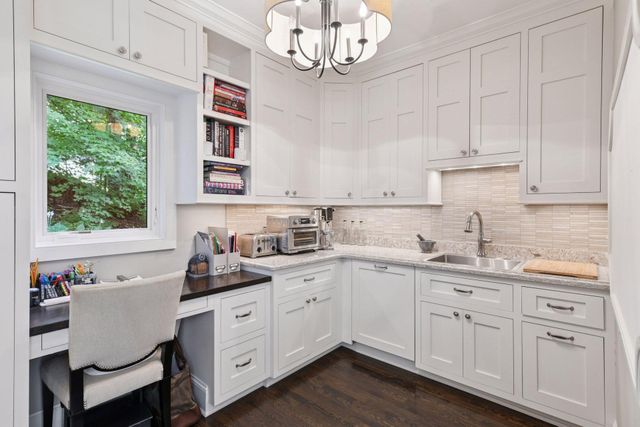 20715 Linwood Road, Deephaven, MN 55331