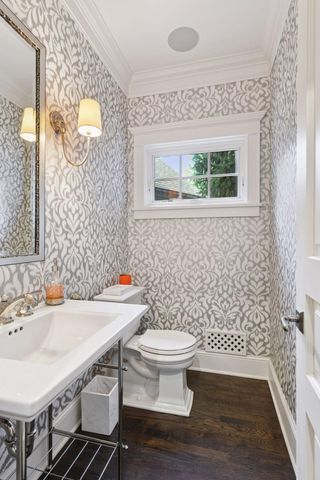 20715 Linwood Road, Deephaven, MN 55331