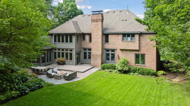 20715 Linwood Road, Deephaven, MN 55331