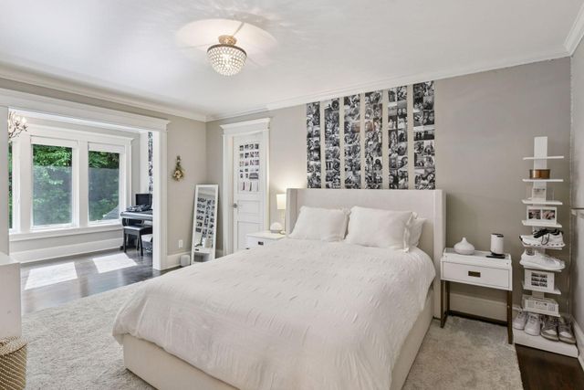 20715 Linwood Road, Deephaven, MN 55331