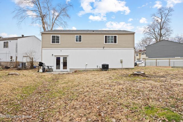 8412 Calm Ln, Louisville, KY 40219