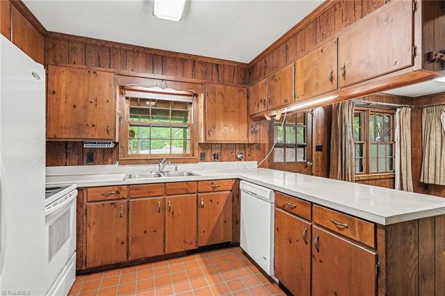 381 E Homestead Drive, Lexington, NC 27292