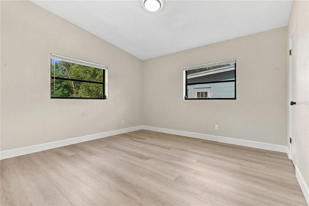 Image 12 of property listing at 1723 WEEKS AVENUE, Orlando, FL 32806