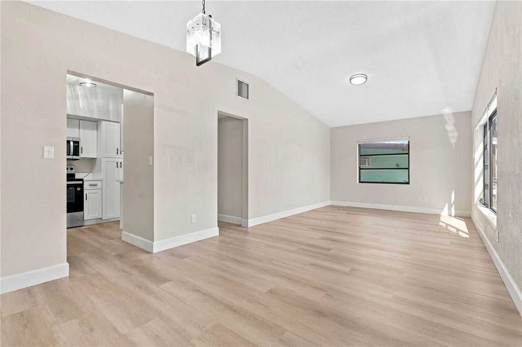 Image 3 of property listing at 1723 WEEKS AVENUE, Orlando, FL 32806