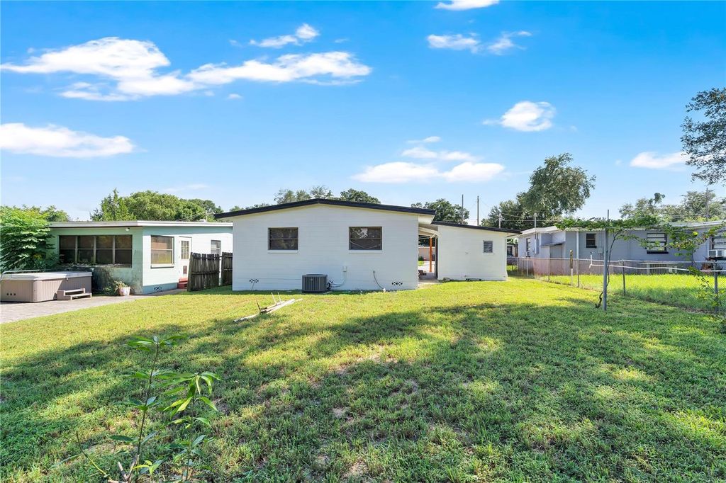 Image 23 of property listing at 1723 WEEKS AVENUE, Orlando, FL 32806
