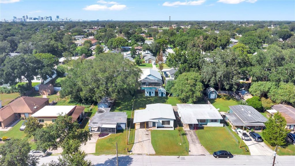 Image 29 of property listing at 1723 WEEKS AVENUE, Orlando, FL 32806