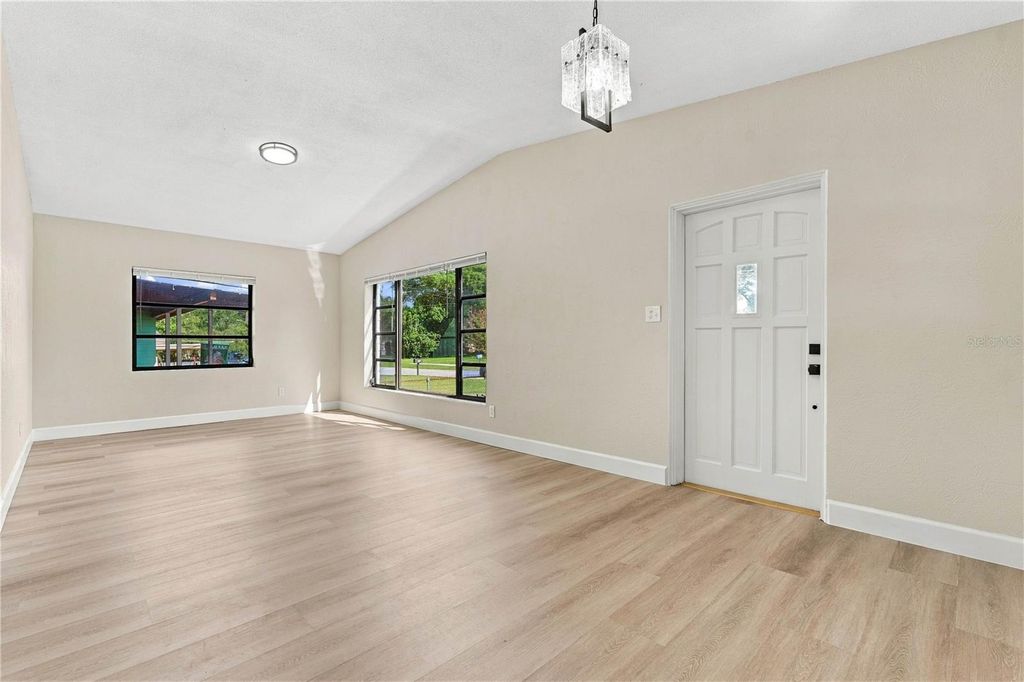 Image 4 of property listing at 1723 WEEKS AVENUE, Orlando, FL 32806