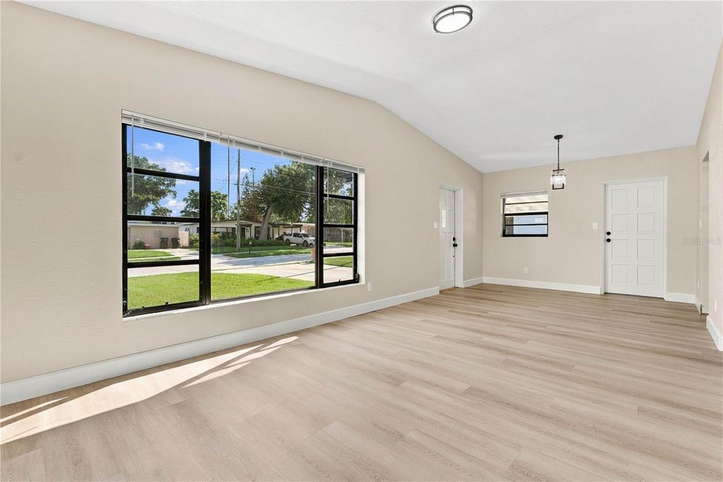 Image 5 of property listing at 1723 WEEKS AVENUE, Orlando, FL 32806