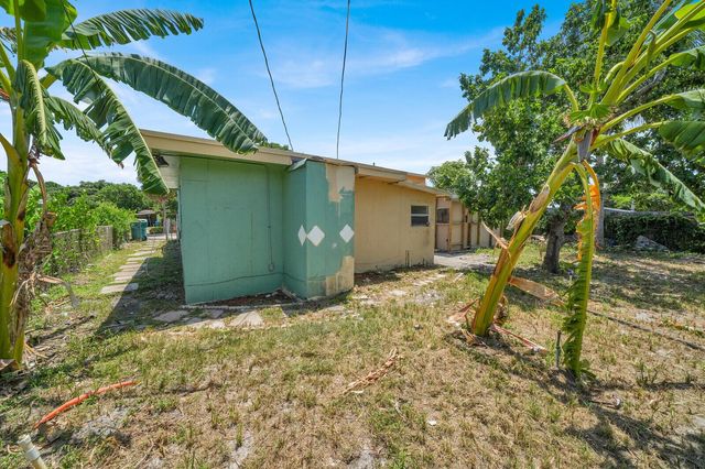 111 Ocean Parkway, Boynton Beach, FL 33435
