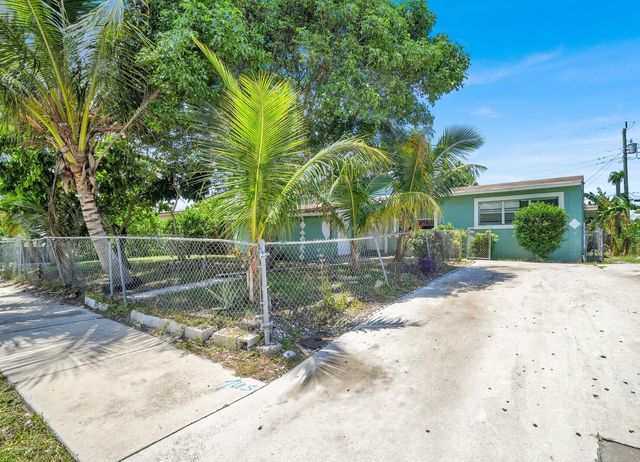 111 Ocean Parkway, Boynton Beach, FL 33435