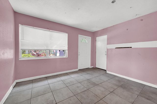 111 Ocean Parkway, Boynton Beach, FL 33435