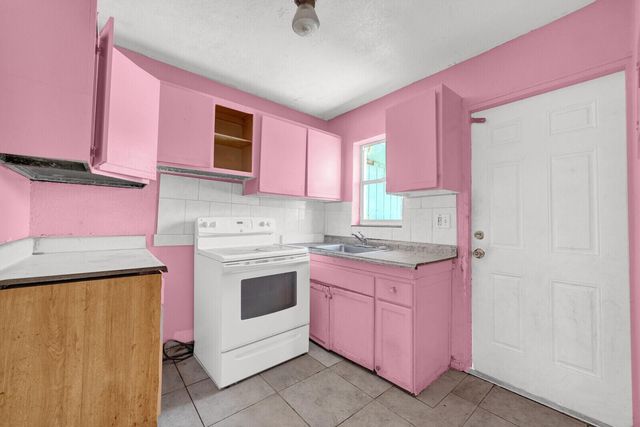 111 Ocean Parkway, Boynton Beach, FL 33435