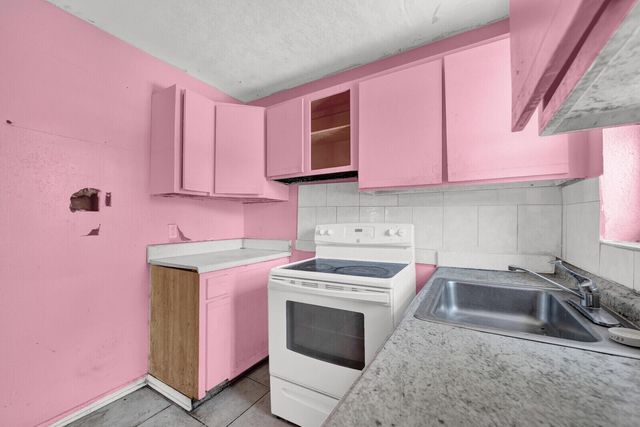 111 Ocean Parkway, Boynton Beach, FL 33435