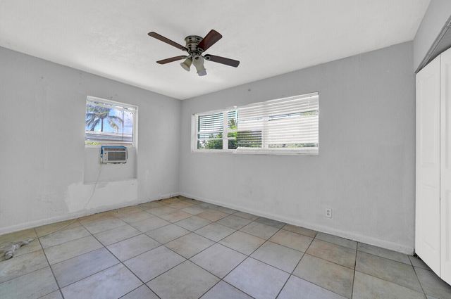 111 Ocean Parkway, Boynton Beach, FL 33435