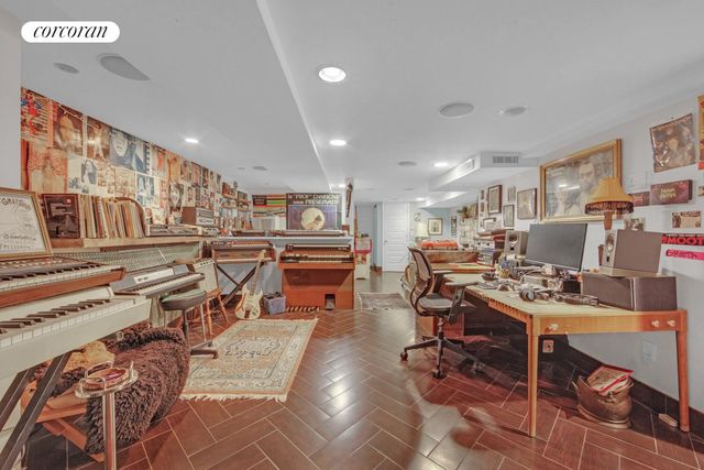 700 DEKALB Avenue, New York City, NY 11216