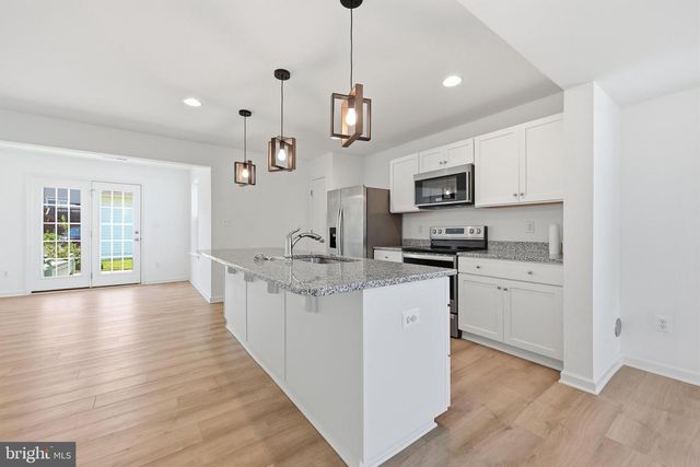 275 COLSTON RD, Charles Town, WV 25414