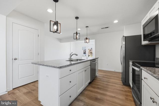 275 COLSTON RD, Charles Town, WV 25414