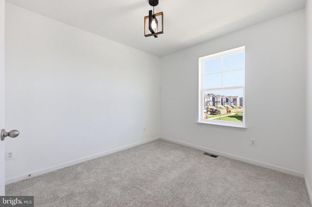 275 COLSTON RD, Charles Town, WV 25414
