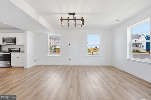 275 COLSTON RD, Charles Town, WV 25414
