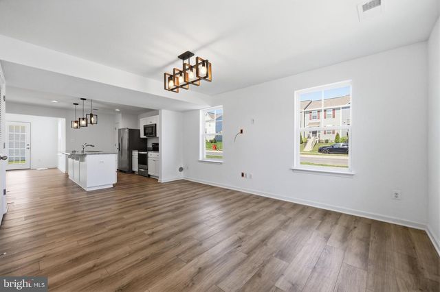 275 COLSTON RD, Charles Town, WV 25414
