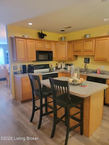 8553 Applegate Village Dr, Louisville, KY 40219