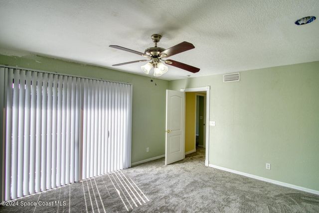 2014 Vista Oaks Circle NE, Palm Bay, FL 32905