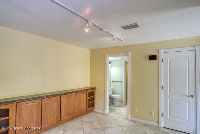 2014 Vista Oaks Circle NE, Palm Bay, FL 32905