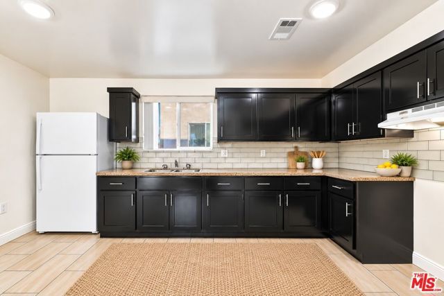 671 W 62nd Street, Los Angeles, CA 90044