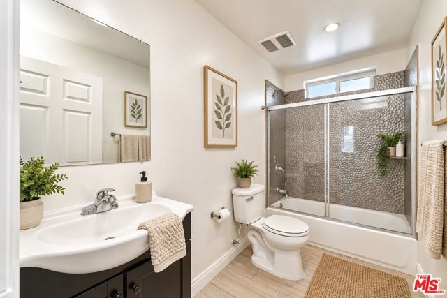 671 W 62nd Street, Los Angeles, CA 90044