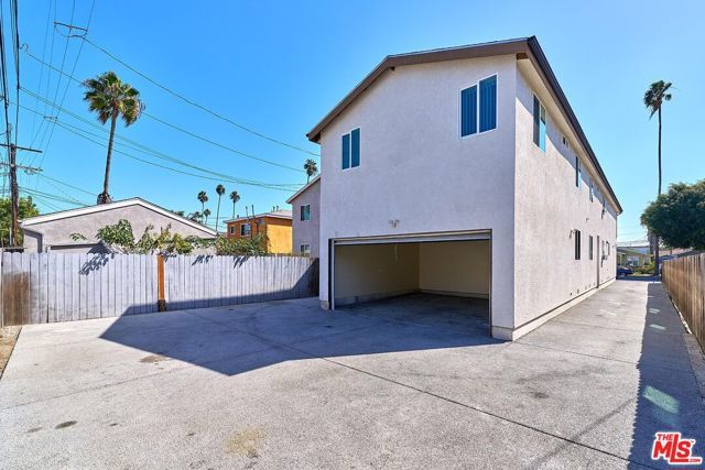 671 W 62nd Street, Los Angeles, CA 90044