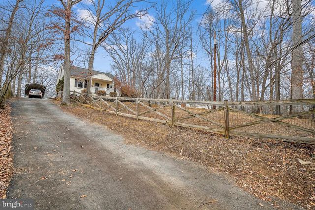 18418 WOODLAND DR, Triangle, VA 22172