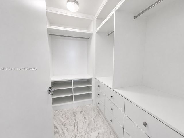900 Biscayne Boulevard 902, Miami, FL 33132