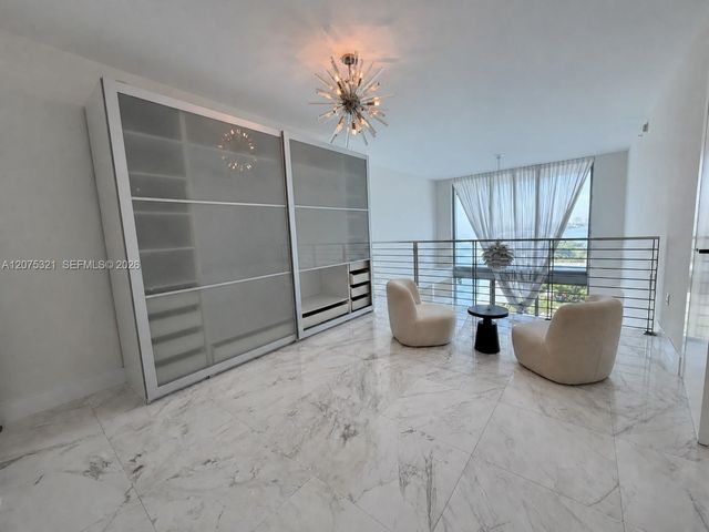900 Biscayne Boulevard 902, Miami, FL 33132
