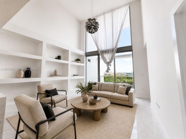 900 Biscayne Boulevard 902, Miami, FL 33132